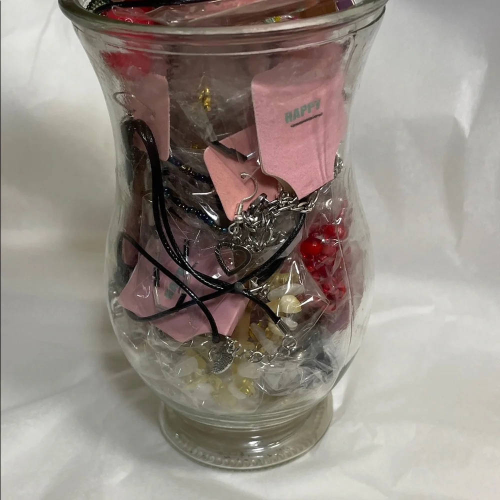 Assorted NWT Jewelry in Glass Vase - Picture 14 of 14